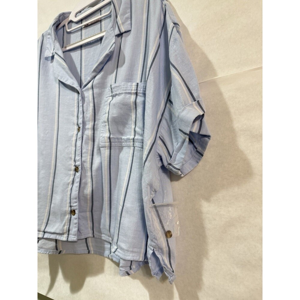SO Light Blue Striped Cropped Button Front Shirt Short Sleeve XL Beachy NWOT - Picture 4 of 9